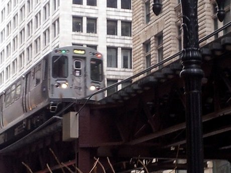 Brown line train heading through the loop