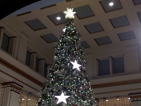 Field's Christmas tree at the Walnut Room